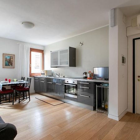 Venice Lance With Lift, 2 Minutes Walk From The Train Station Extérieur photo