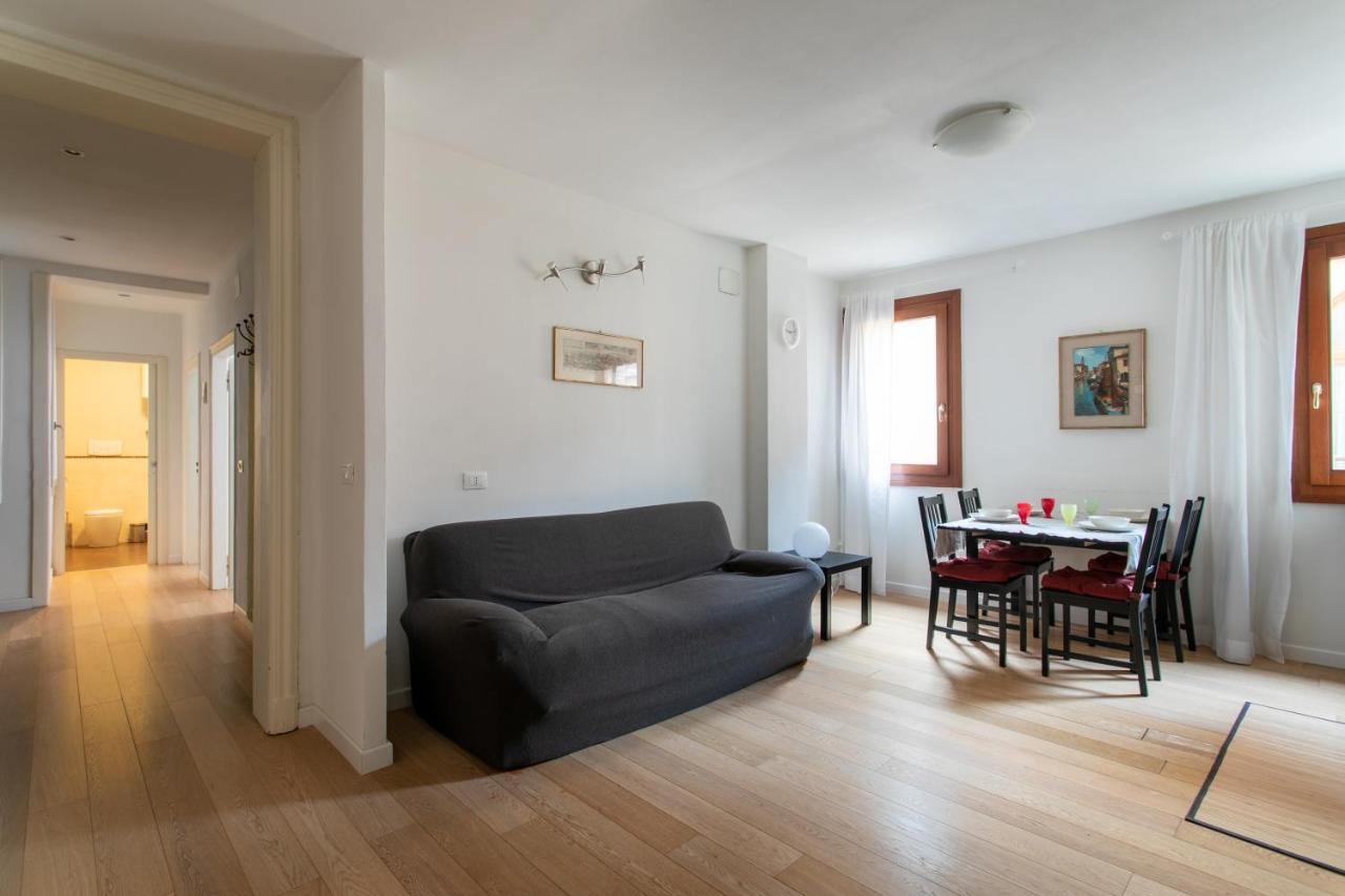 Venice Lance With Lift, 2 Minutes Walk From The Train Station Extérieur photo