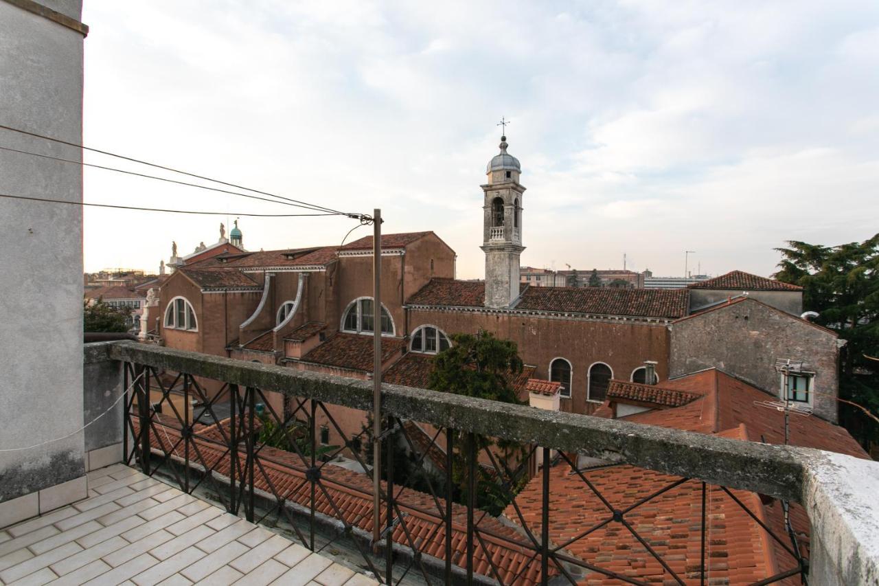 Venice Lance With Lift, 2 Minutes Walk From The Train Station Extérieur photo